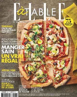 Elle à Table